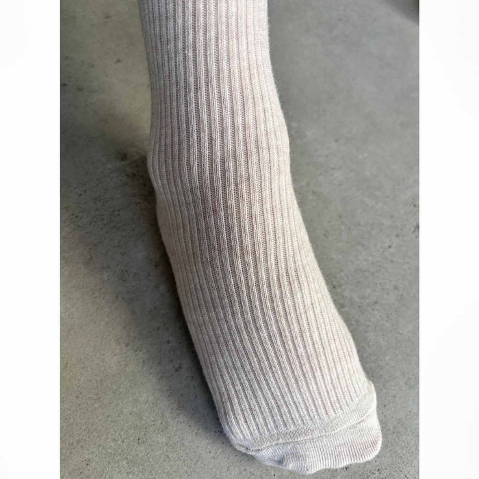 גרביונים ריב בז' בהיר