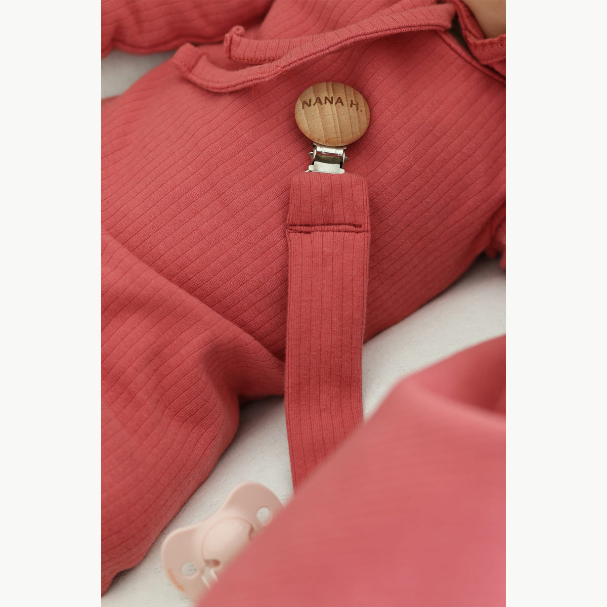 מחזיק מוצץ ריב