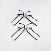 B&W זוג פפיונים