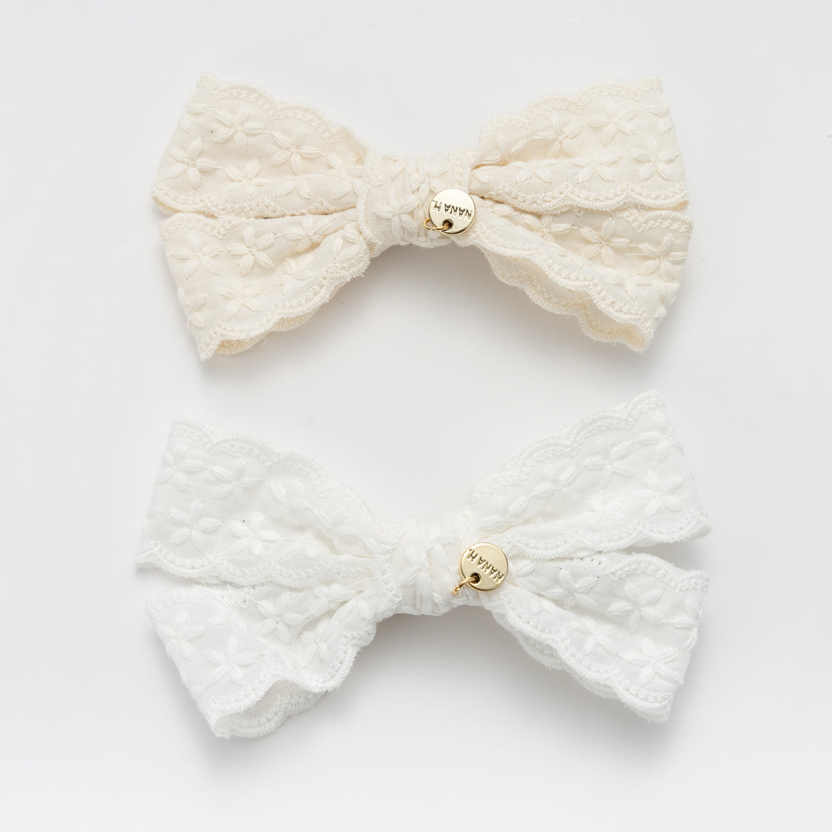 פפיון תחרה פרחים