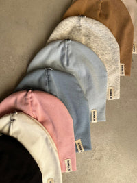 כובע טריקו מתחבר לפונפון