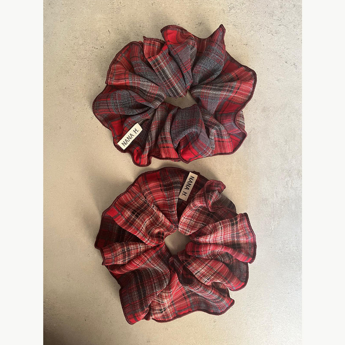 זוג גומיות סקראנצ' ענקיות  - אדום