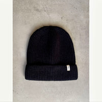 כובע סריג (נשים) - שחור