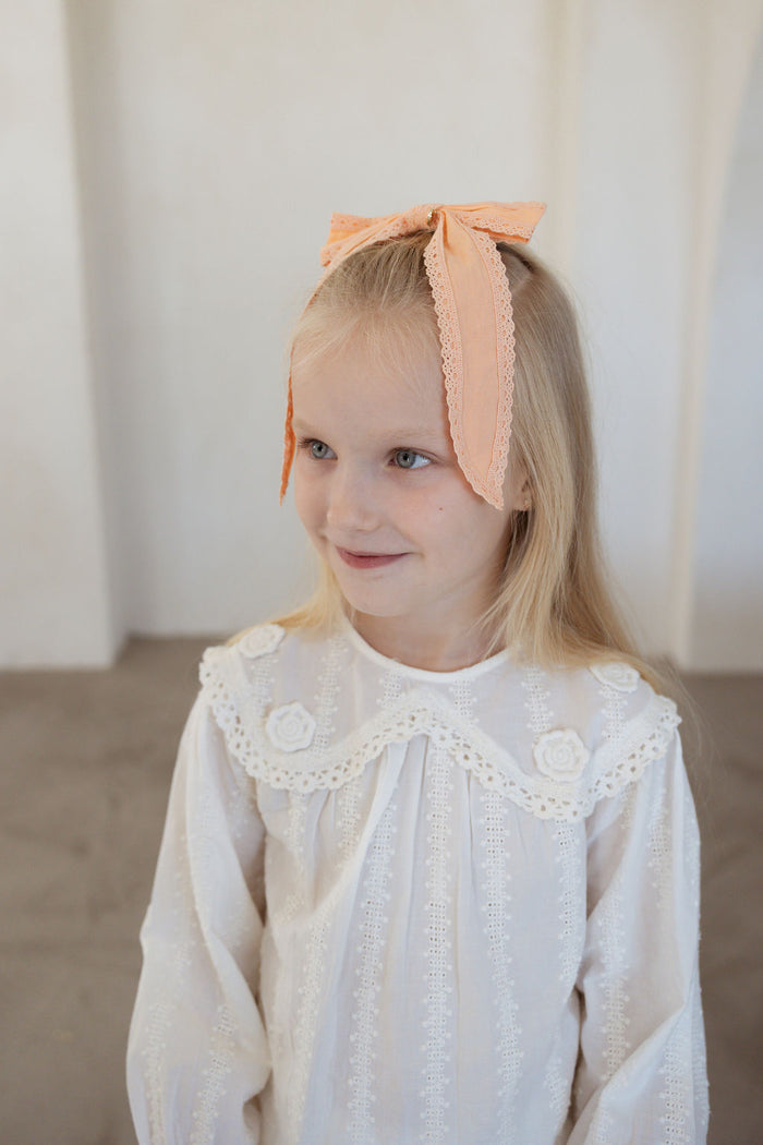 פפיון כותנה סיומת תחרה