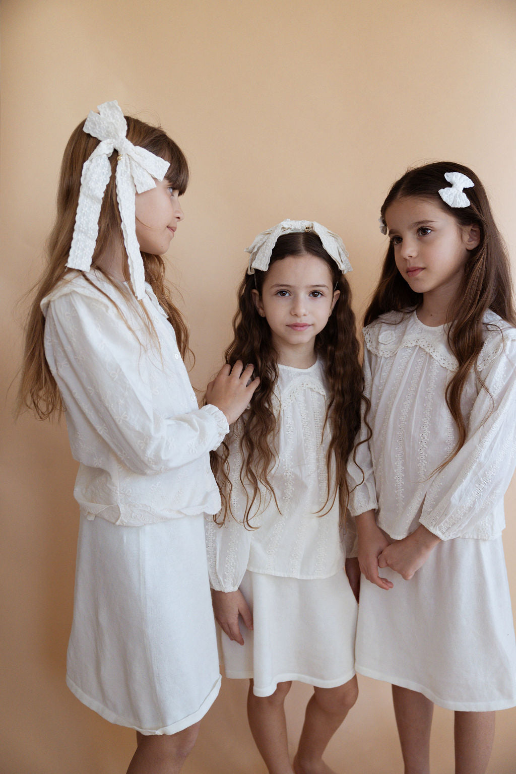 'קשת פפיון תחרה פרחים - בז