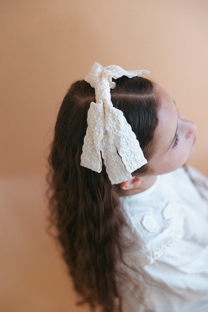 'קשת פפיון תחרה פרחים - בז