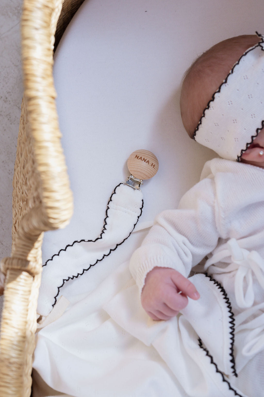 מחזיק מוצץ פוינטל