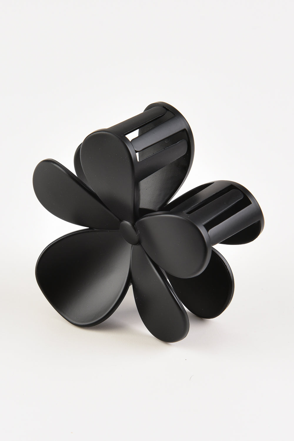 קליפס פרח שחור